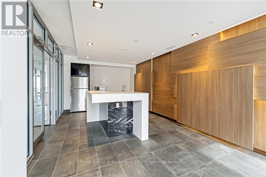 B407 - 5240 Dundas Street, Burlington, Ontario  L7L 0J6 - Photo 16 - W12774952