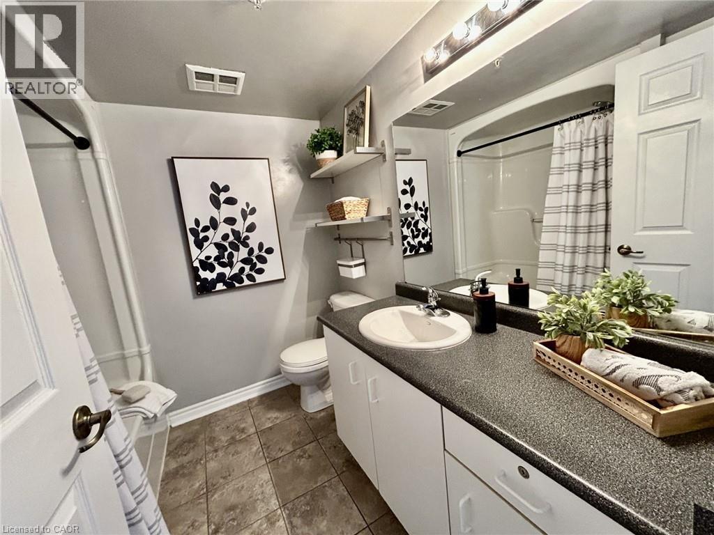 1421 Walkers Line Unit# 304, Burlington, Ontario  L7M 4P4 - Photo 12 - 40775506