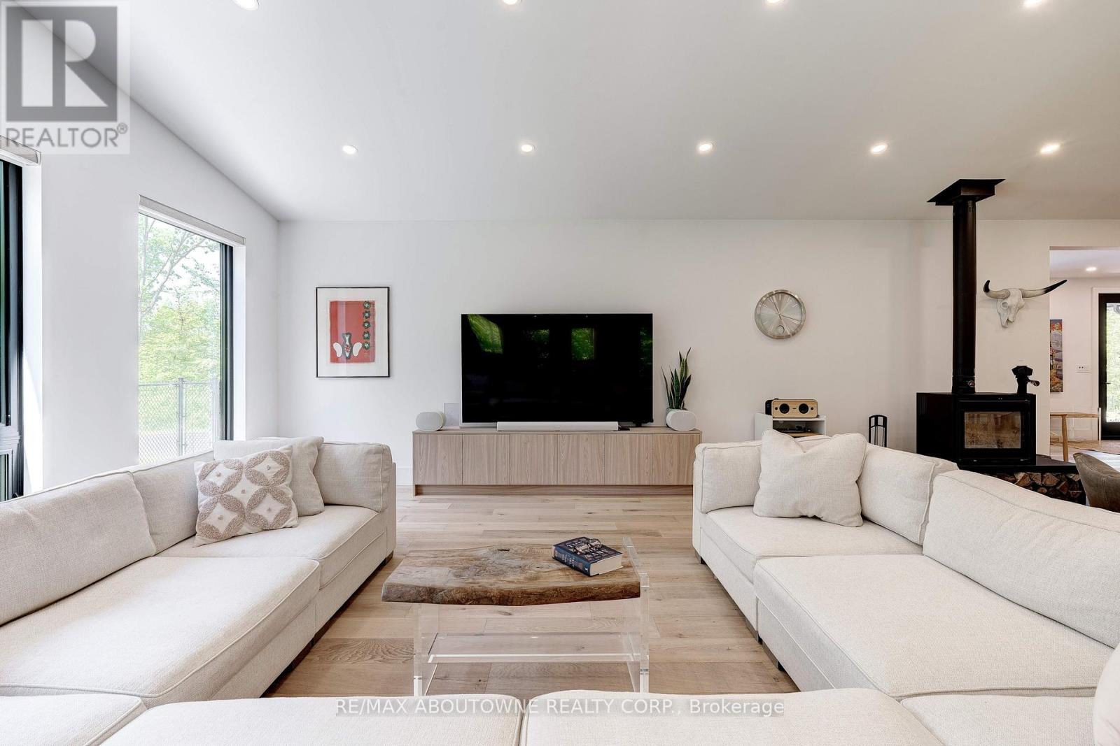 295 Allen Road, Grimsby (Grimsby Escarpment), Ontario  L3M 4E7 - Photo 16 - X12774724