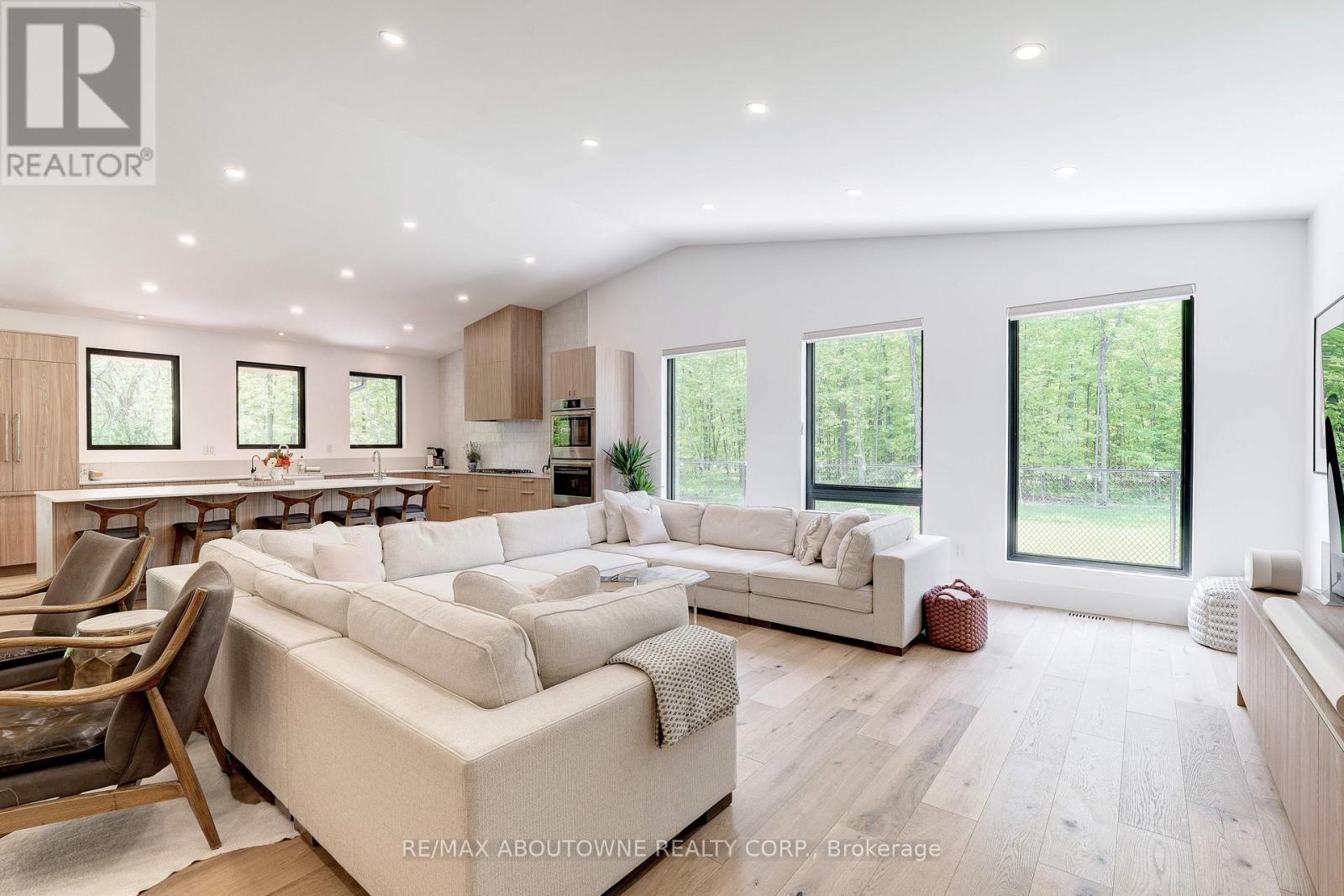 295 Allen Road, Grimsby (Grimsby Escarpment), Ontario  L3M 4E7 - Photo 17 - X12774724