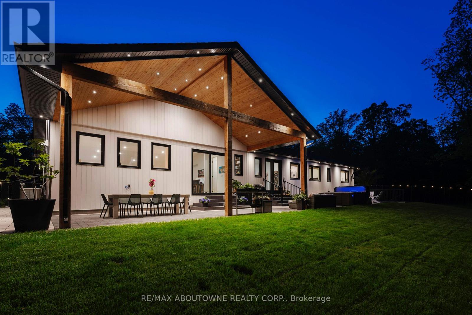 295 Allen Road, Grimsby (Grimsby Escarpment), Ontario  L3M 4E7 - Photo 37 - X12774724