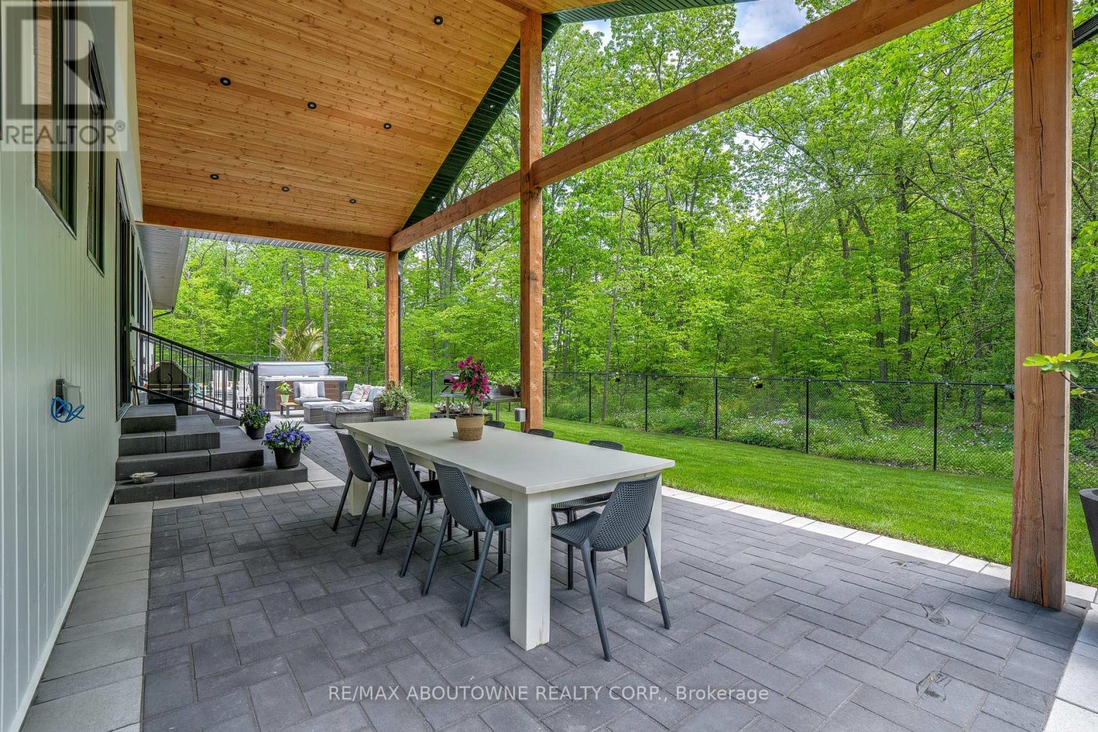 295 Allen Road, Grimsby (Grimsby Escarpment), Ontario  L3M 4E7 - Photo 41 - X12774724