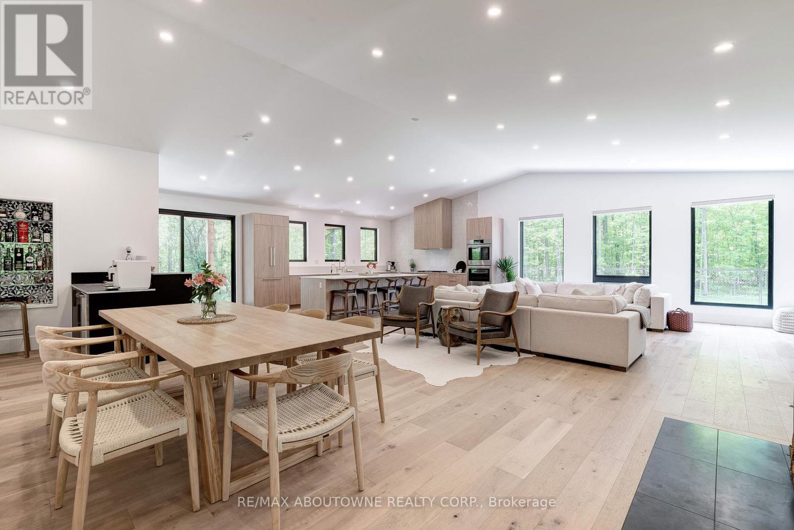 295 Allen Road, Grimsby (Grimsby Escarpment), Ontario  L3M 4E7 - Photo 6 - X12774724