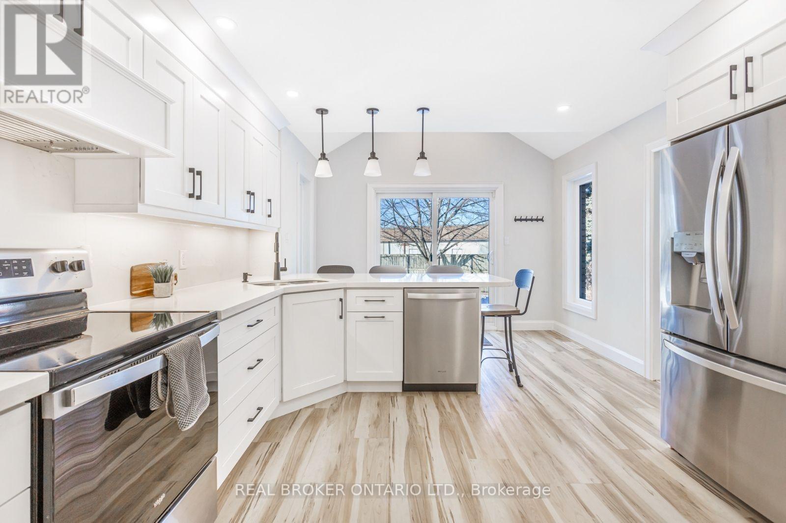 104 Seaton Place Drive, Hamilton, Ontario  L8E 4A6 - Photo 10 - X12774946