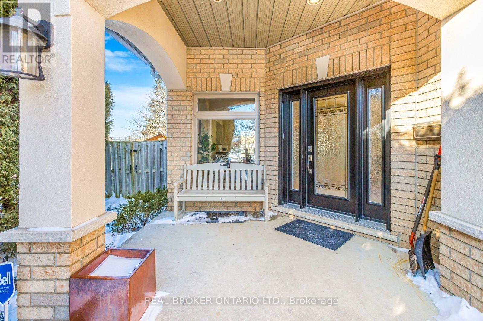 104 Seaton Place Drive, Hamilton, Ontario  L8E 4A6 - Photo 4 - X12774946