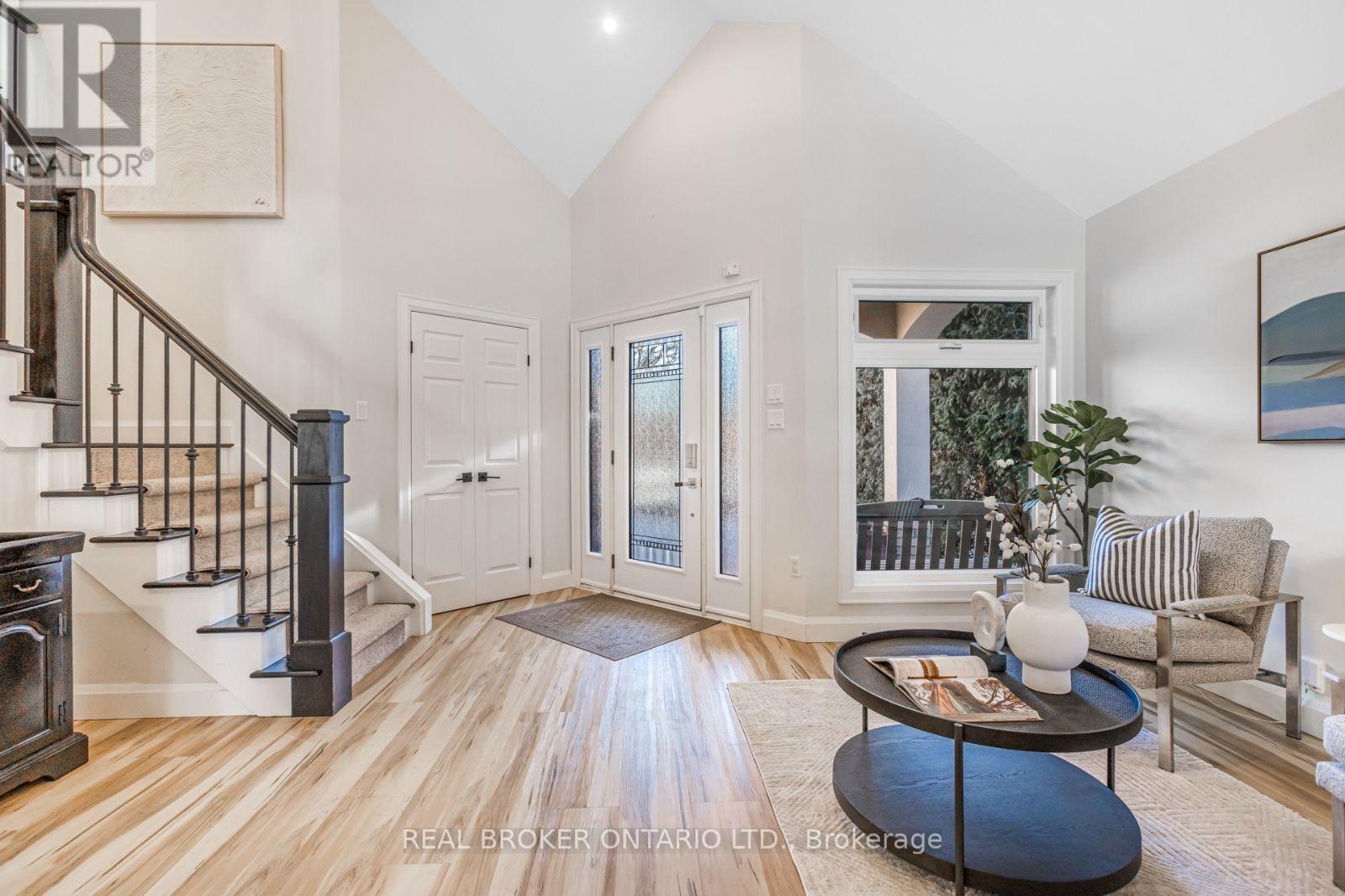 104 Seaton Place Drive, Hamilton, Ontario  L8E 4A6 - Photo 5 - X12774946