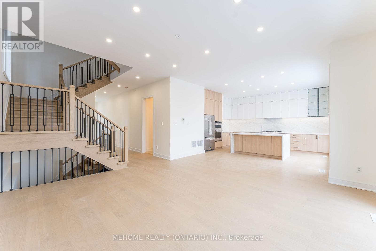 85 Post Oak Drive, Richmond Hill, Ontario  L4E 4G9 - Photo 9 - N12774148