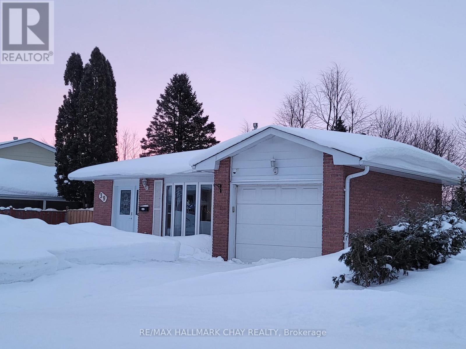 39 Bernick Drive, Barrie, Ontario  L4M 5C1 - Photo 2 - S12767618