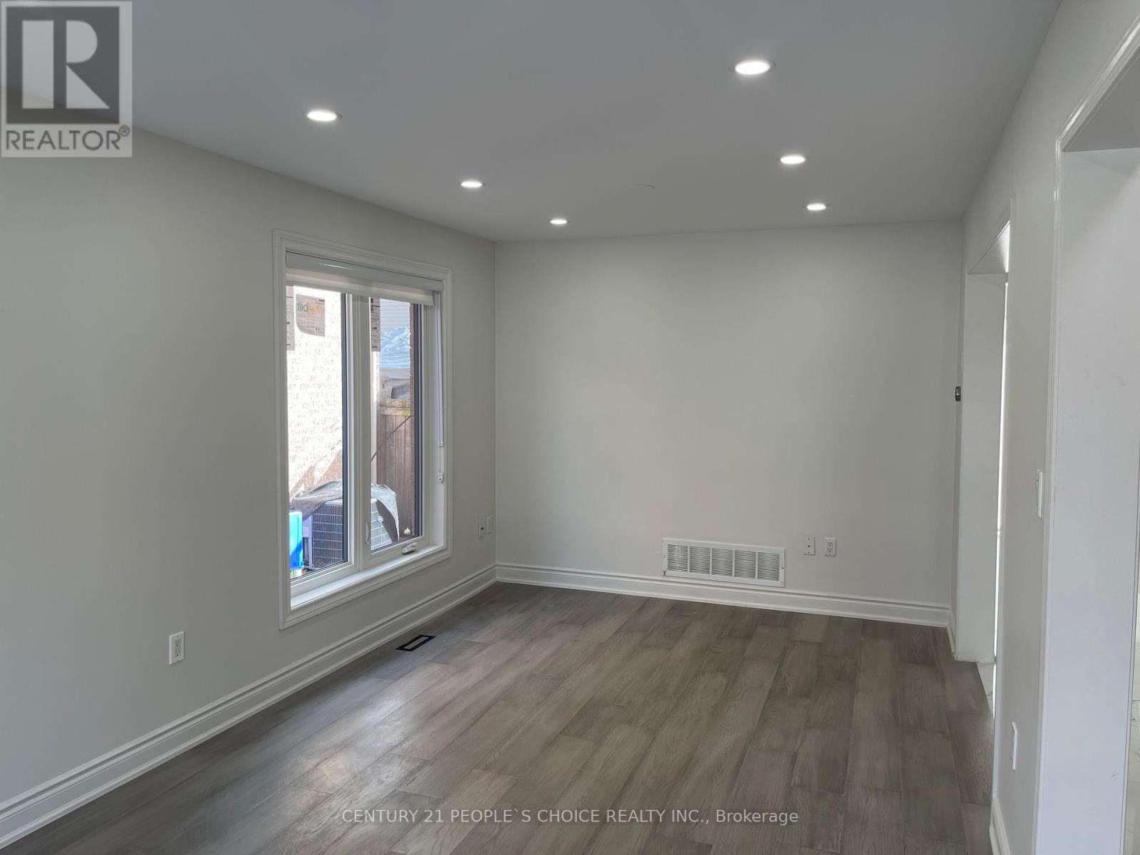 Main - 33 Springhurst Avenue, Brampton, Ontario  L7A 1P6 - Photo 10 - W12772008