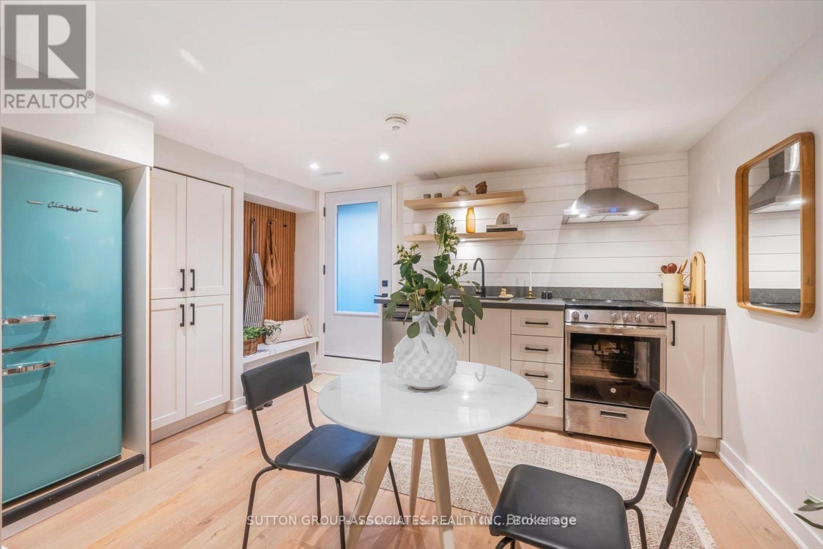 Lower - 794 Shaw Street, Toronto, Ontario  M6G 3M1 - Photo 9 - W12774820