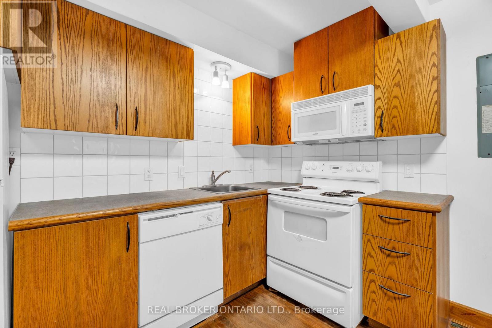 Unit A - 18 First Avenue, Orangeville, Ontario  L9W 1H8 - Photo 9 - W12771000