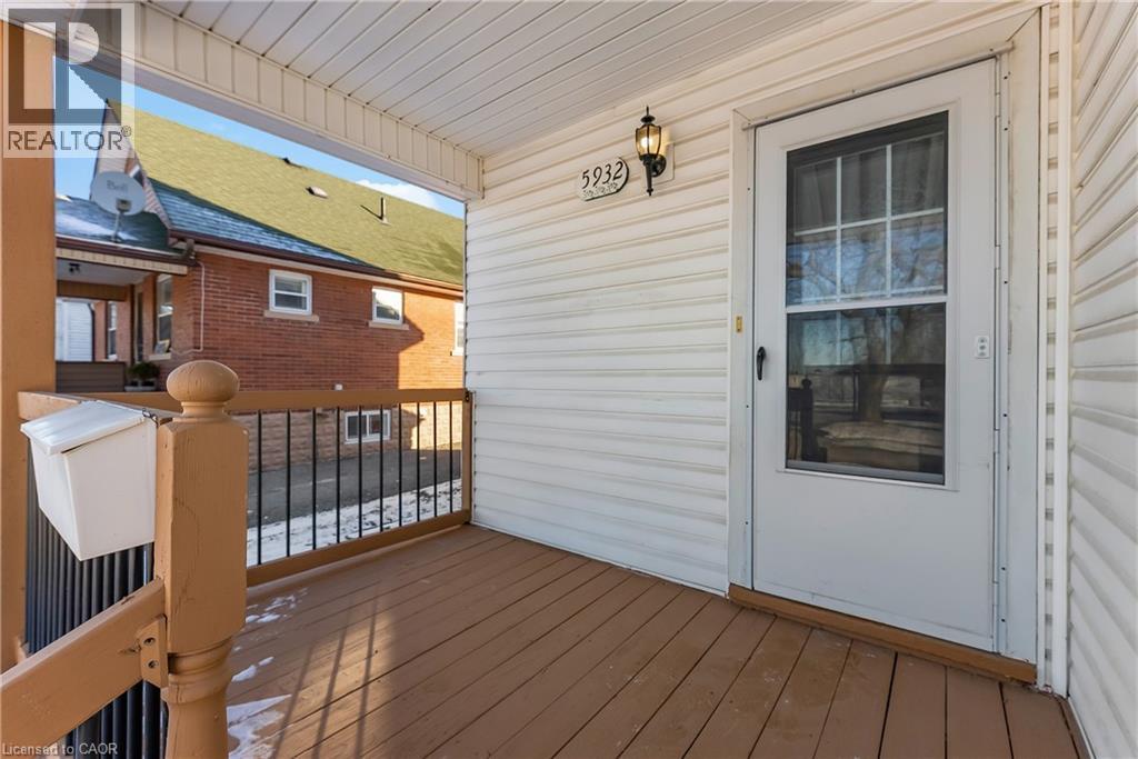 5932 Carlton Avenue, Niagara Falls, Ontario  L2G 5J5 - Photo 1 - 40794263