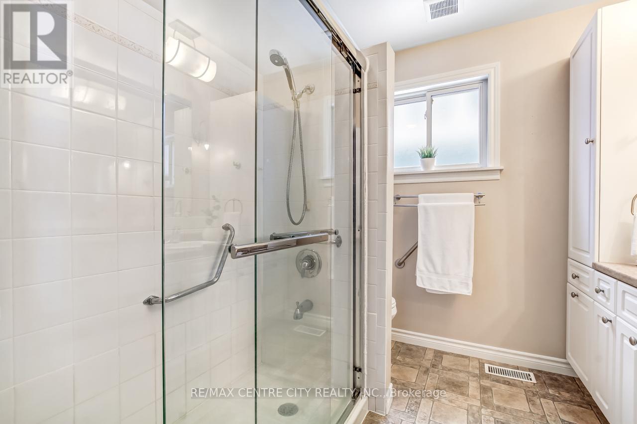 209 Adelaide Street, Central Elgin, Ontario  N5L 1A1 - Photo 11 - X12775092