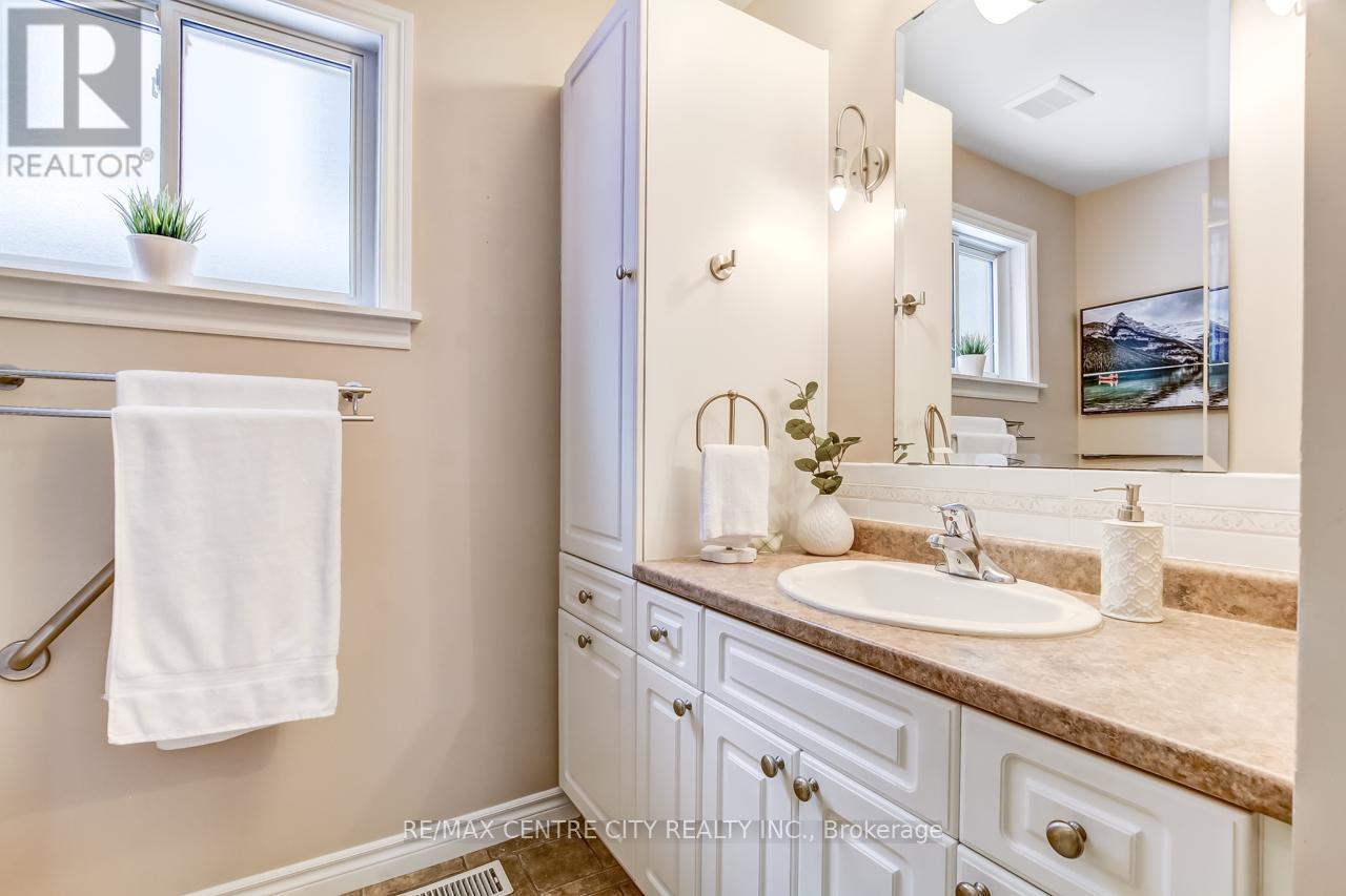 209 Adelaide Street, Central Elgin, Ontario  N5L 1A1 - Photo 12 - X12775092