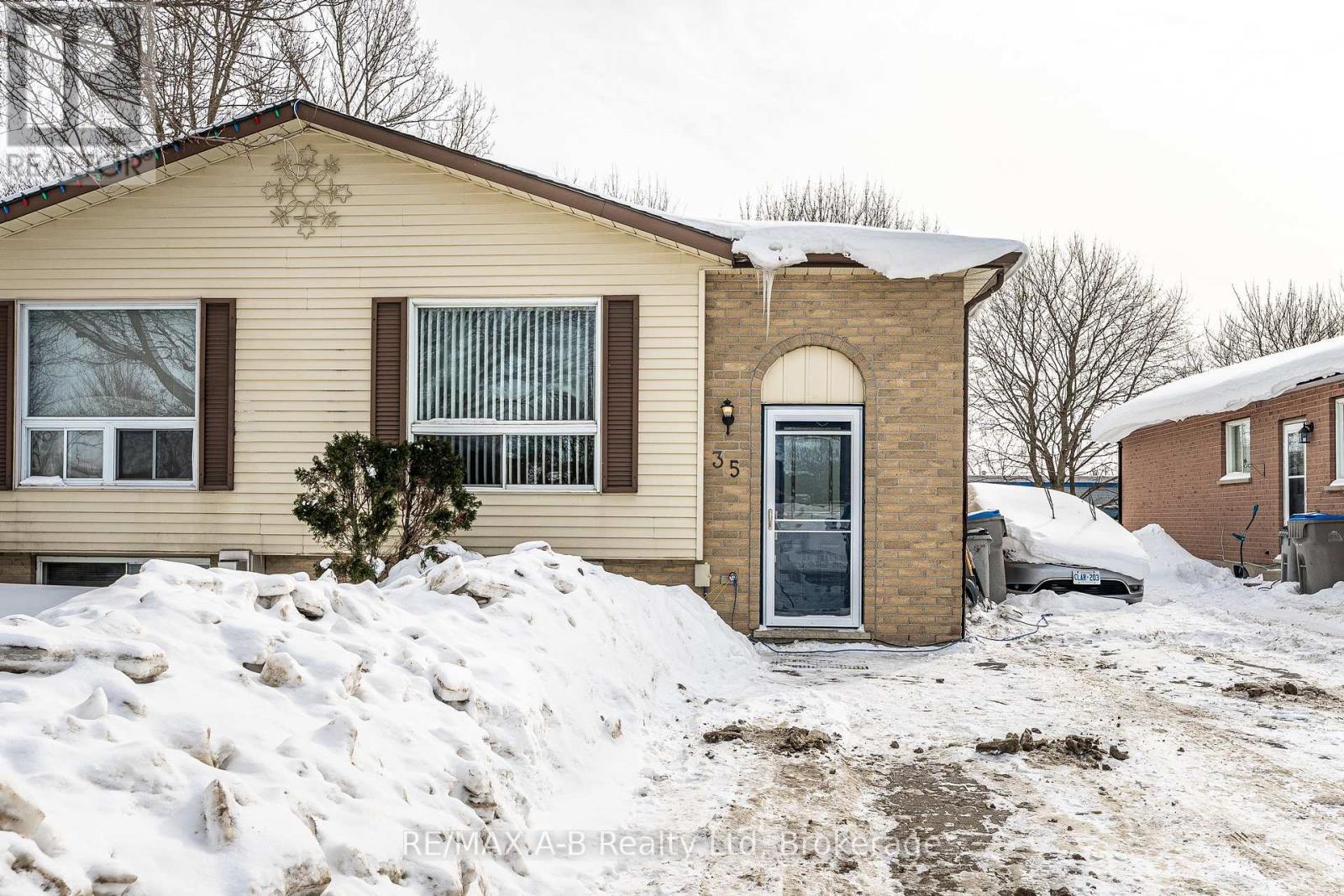 35 Maxwell Street, St. Marys, Ontario  N4X 1B3 - Photo 1 - X12775074