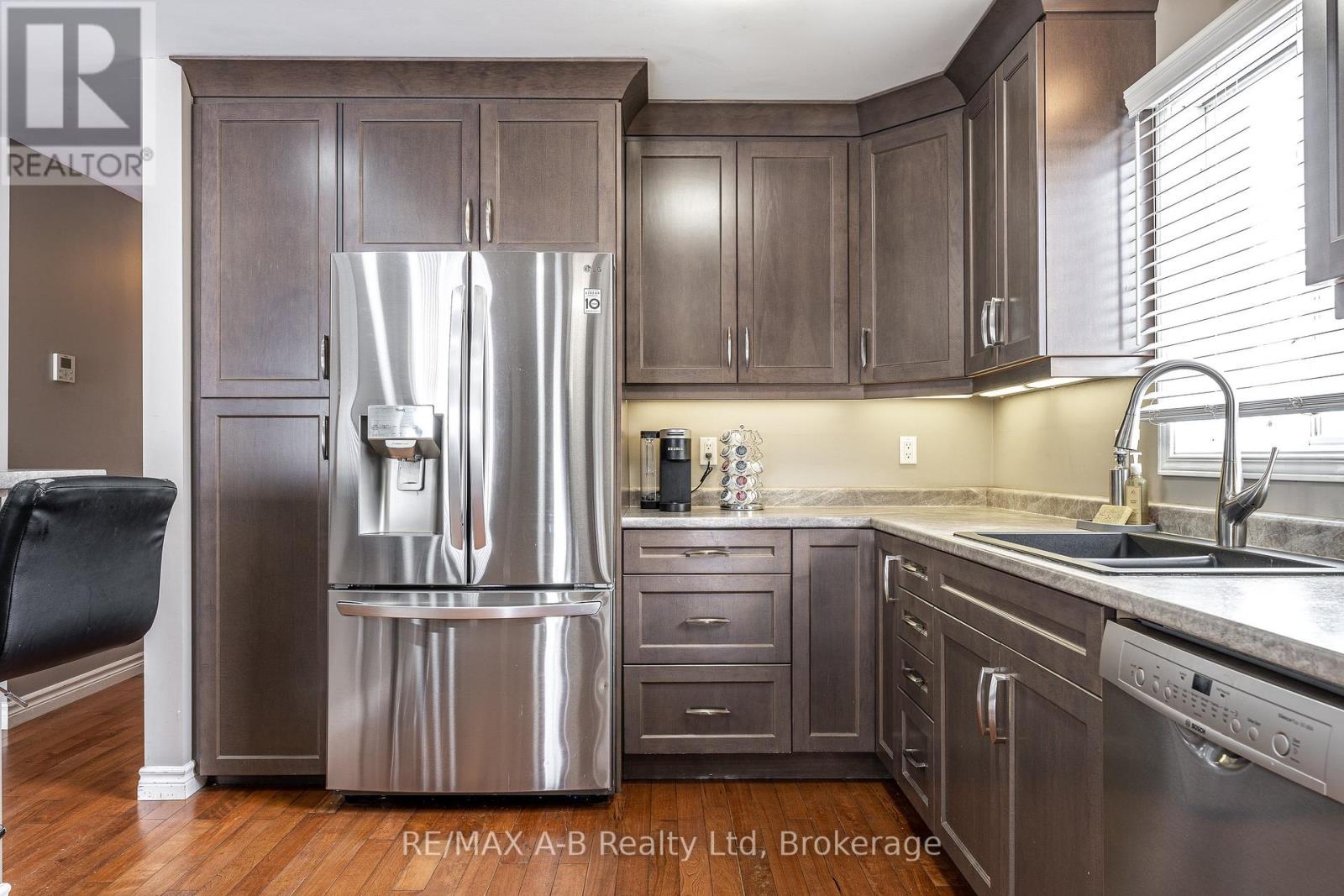 35 Maxwell Street, St. Marys, Ontario  N4X 1B3 - Photo 11 - X12775074