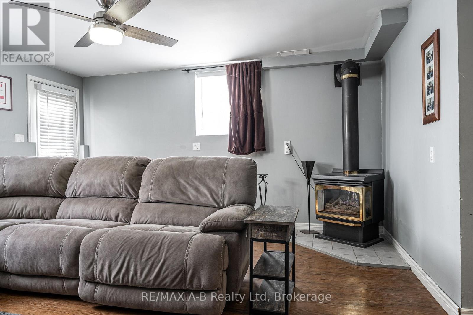 35 Maxwell Street, St. Marys, Ontario  N4X 1B3 - Photo 31 - X12775074