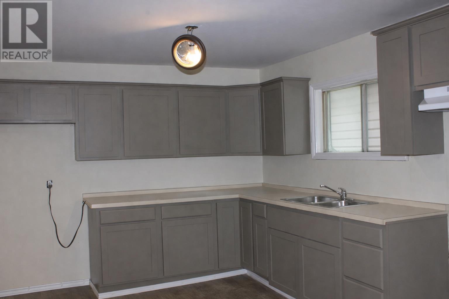 115 Robertson St, Thunder Bay, Ontario  P7C 2N6 - Photo 2 - TB2600078