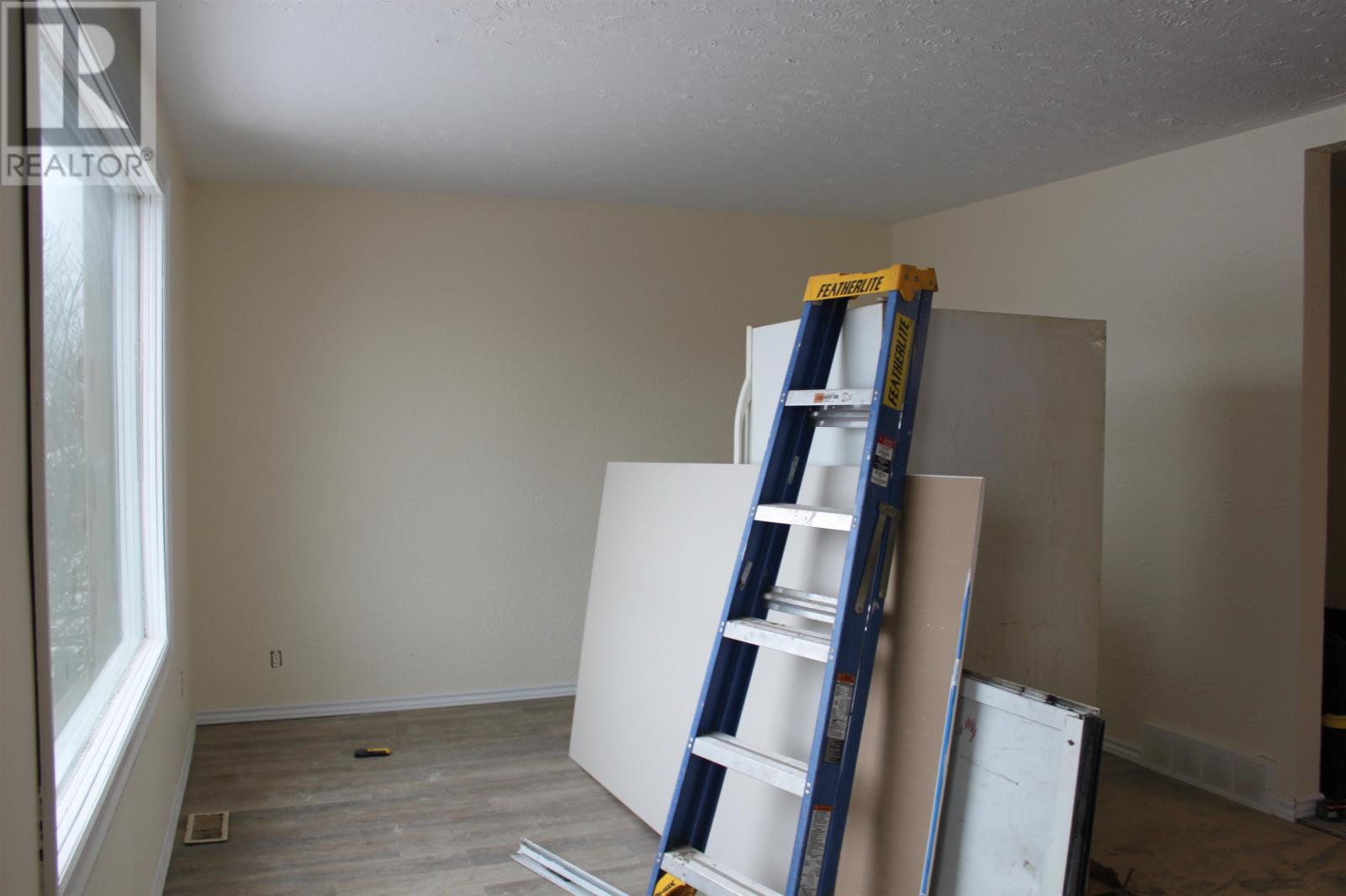 115 Robertson St, Thunder Bay, Ontario  P7C 2N6 - Photo 4 - TB2600078