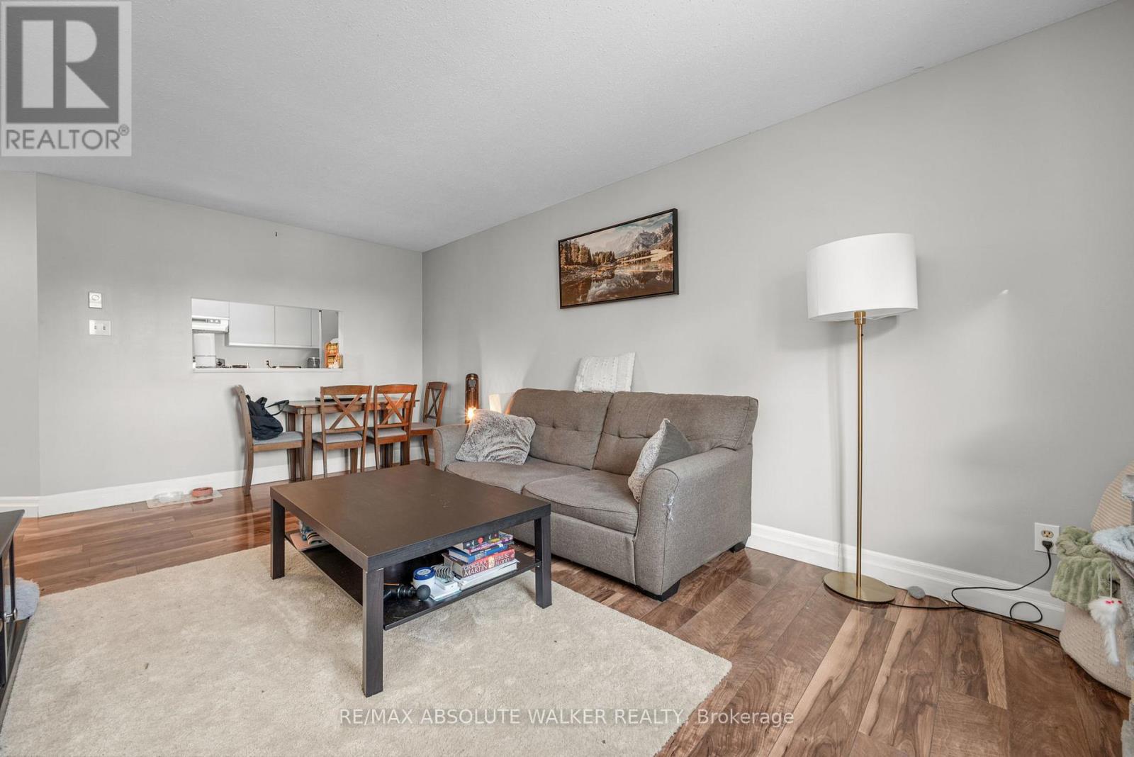 318 - 250 Brittany Drive, Ottawa, Ontario  K1K 4M1 - Photo 6 - X12775026