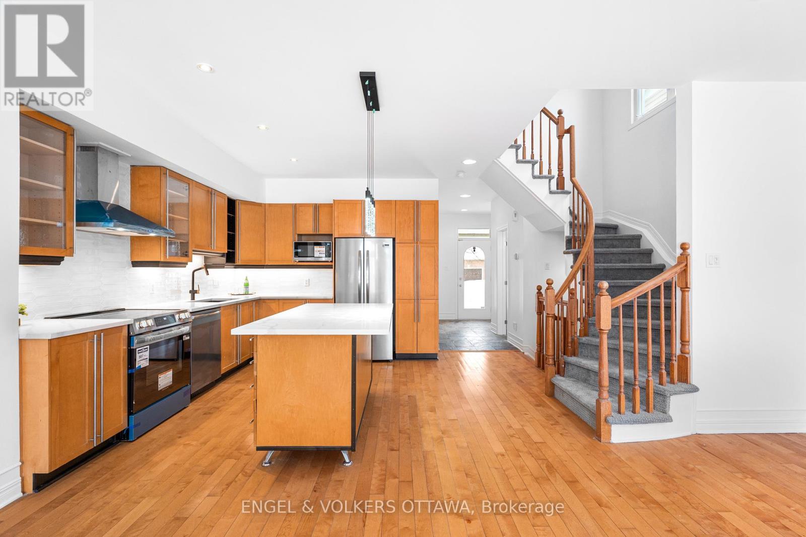 318 Parkin Circle, Ottawa, Ontario  K1T 4G6 - Photo 16 - X12775078