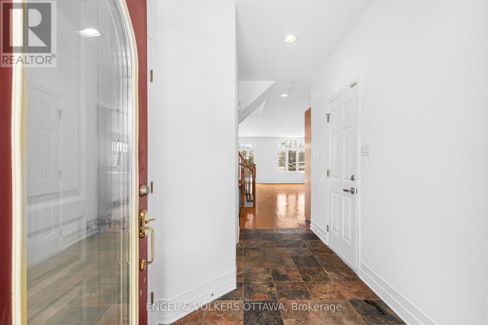 318 Parkin Circle, Ottawa, Ontario  K1T 4G6 - Photo 4 - X12775078