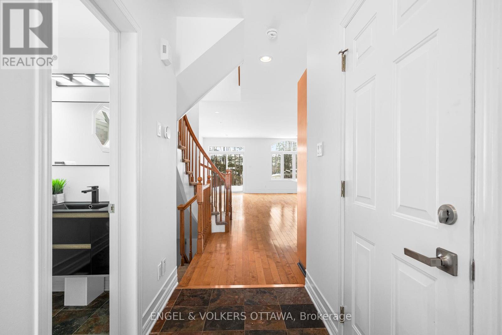 318 Parkin Circle, Ottawa, Ontario  K1T 4G6 - Photo 6 - X12775078