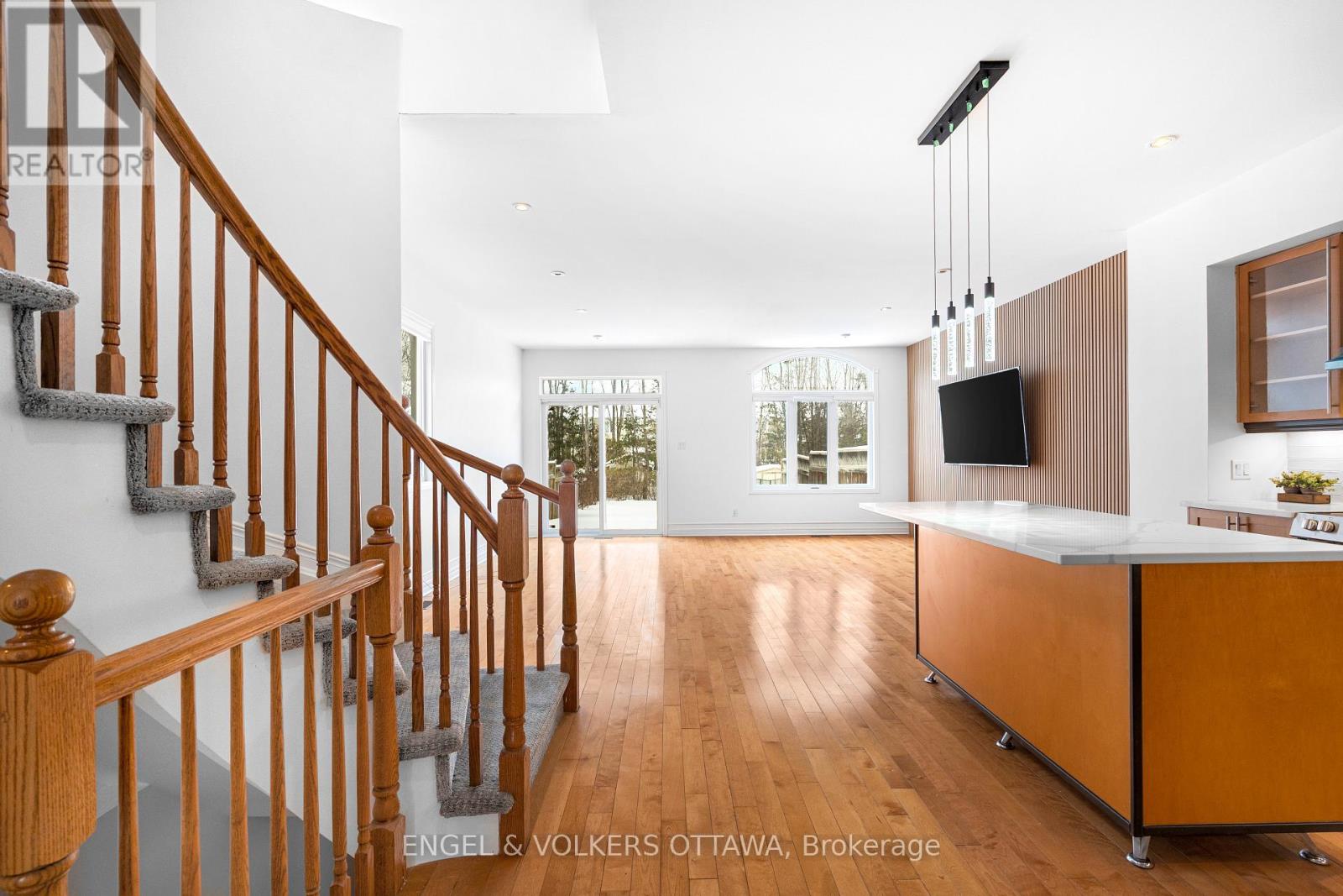 318 Parkin Circle, Ottawa, Ontario  K1T 4G6 - Photo 8 - X12775078