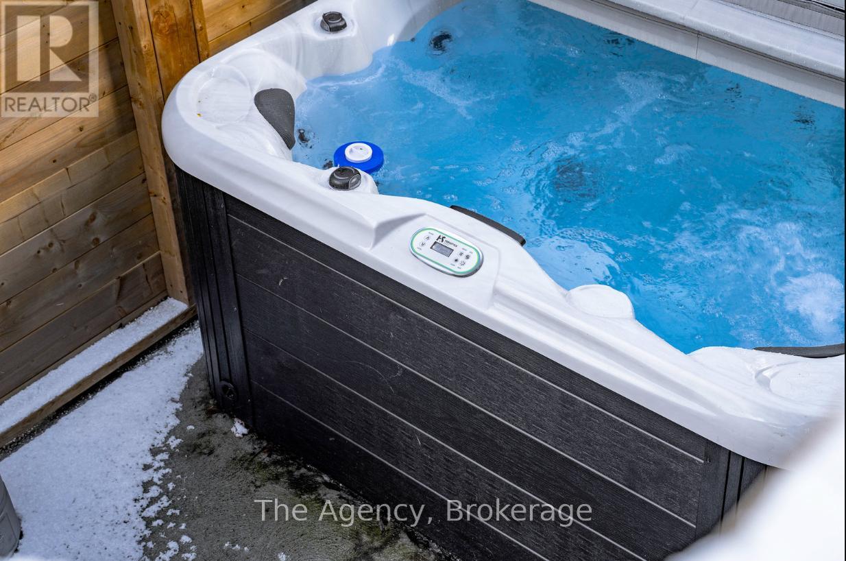 1,2,3 - 145 Kandahar Lane, Blue Mountains, Ontario  L9Y 0N3 - Photo 50 - X12775050