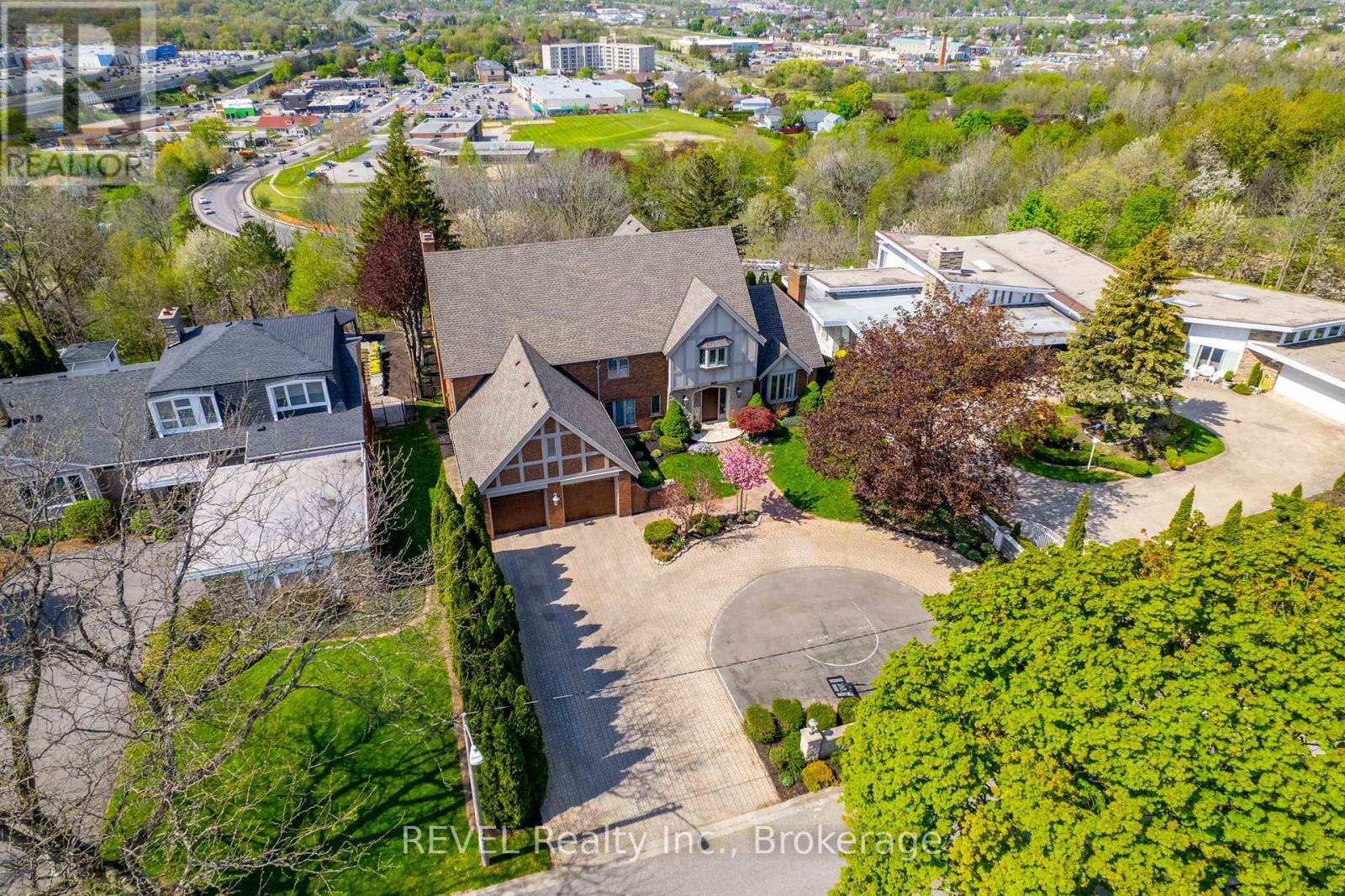 35 Clearview Heights, St. Catharines, Ontario  L2T 2W4 - Photo 5 - X12775004