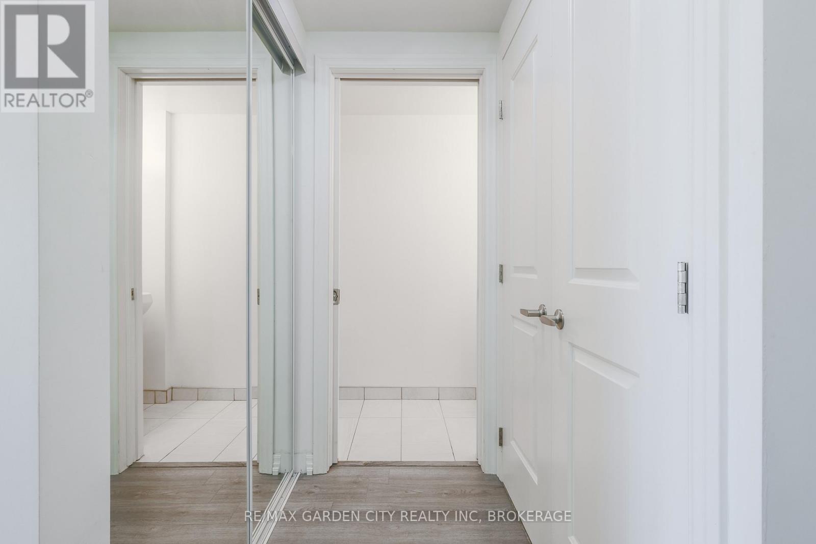 560 North Service Road, Grimsby, Ontario  L3M 0G1 - Photo 15 - X12775066