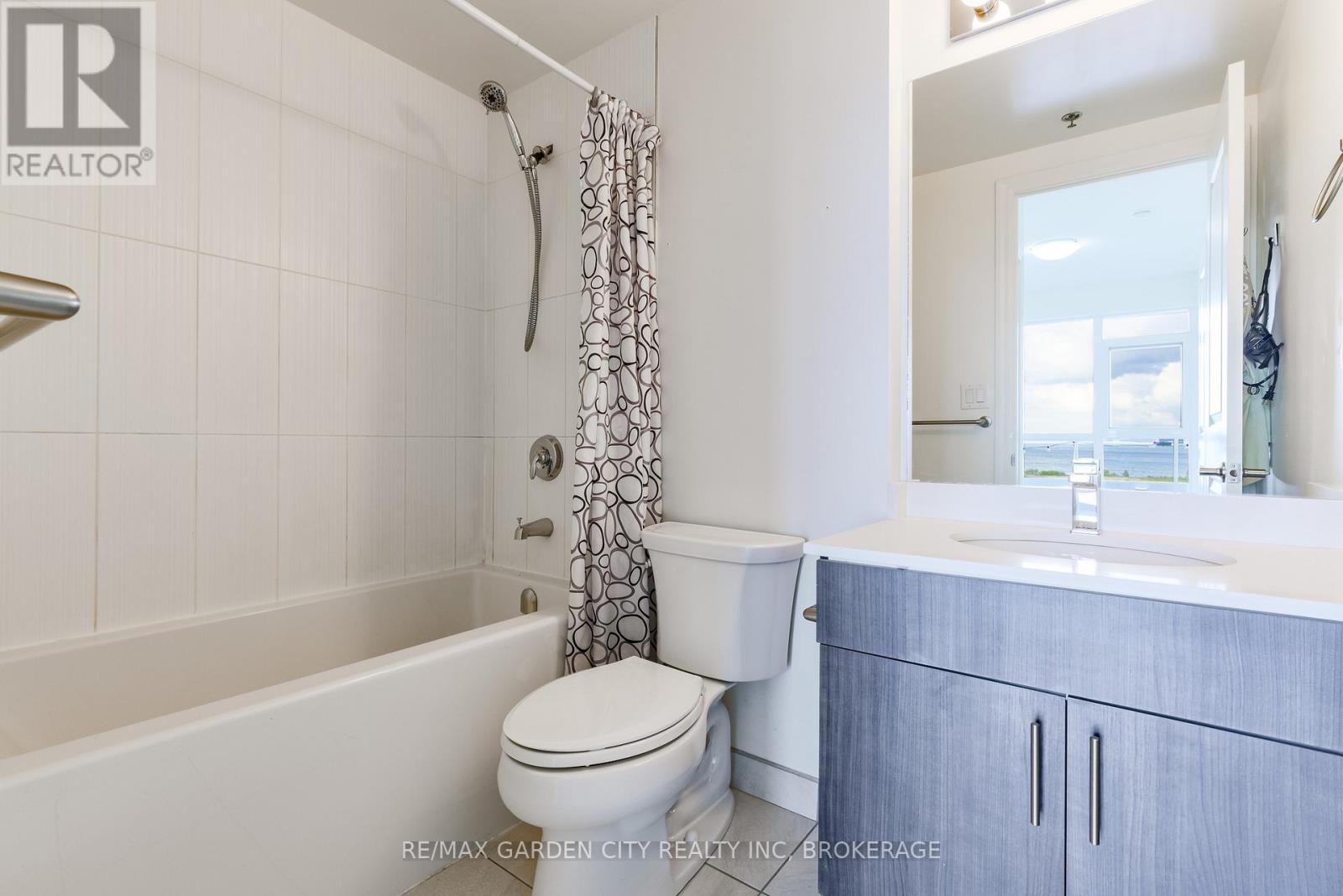 560 North Service Road, Grimsby, Ontario  L3M 0G1 - Photo 8 - X12775066