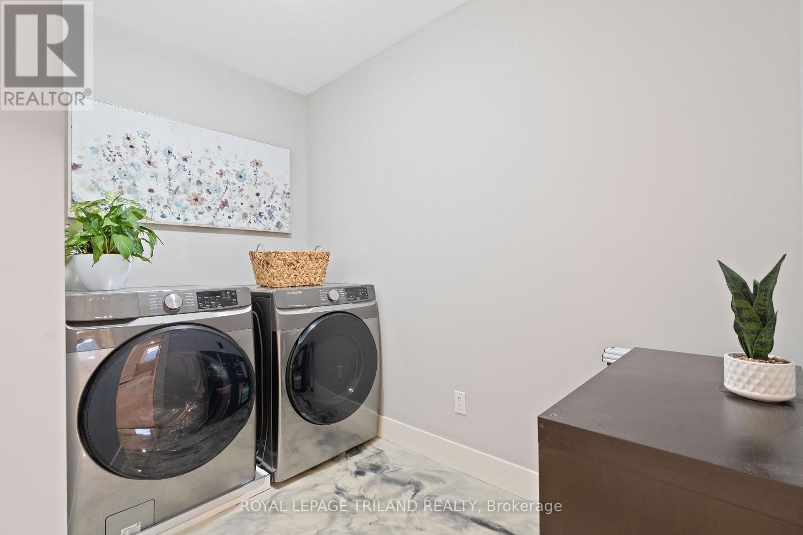 Photo 36 of 50 for 42 Cedarvale Lane