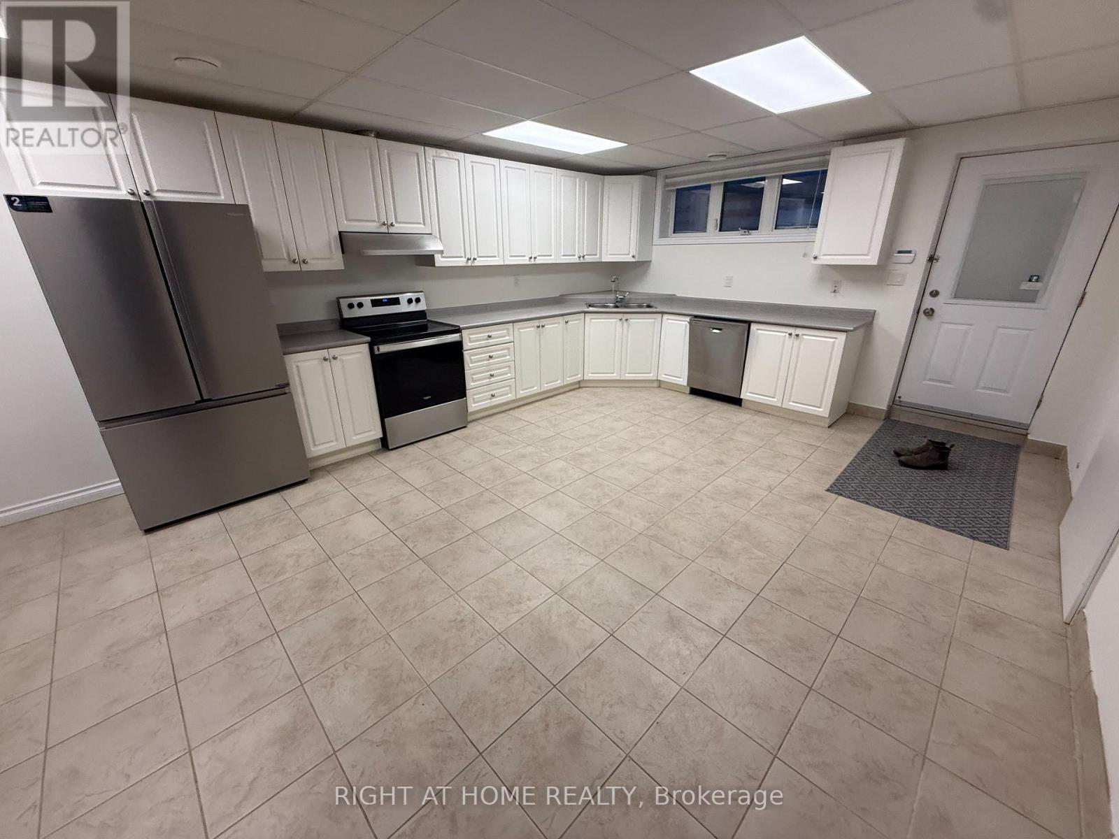 Lower - 900 15th Side Road, King, Ontario  L7B 1K5 - Photo 5 - N12752738