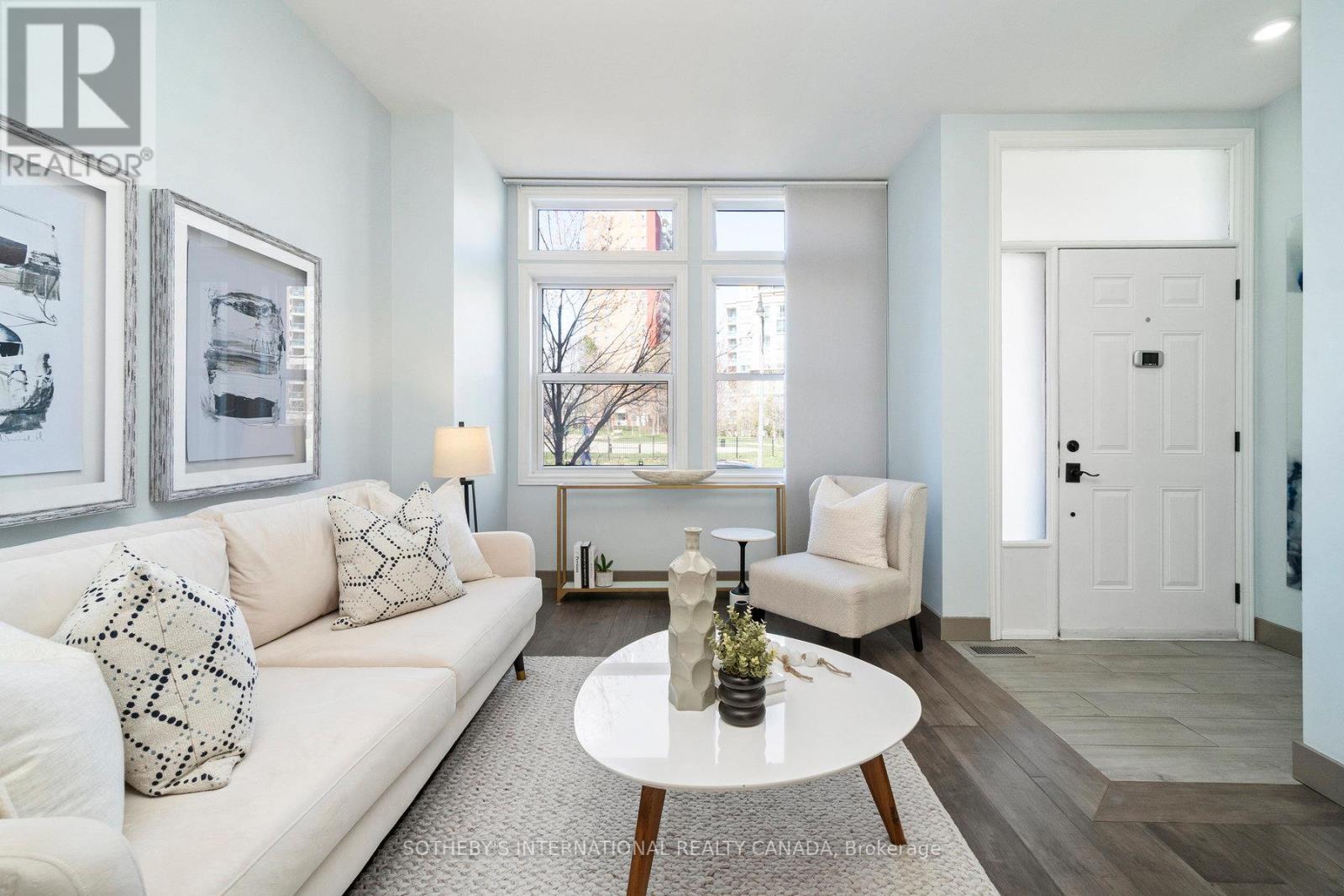 30 Michael Power Place, Toronto, Ontario  M9A 5G9 - Photo 4 - W12701306