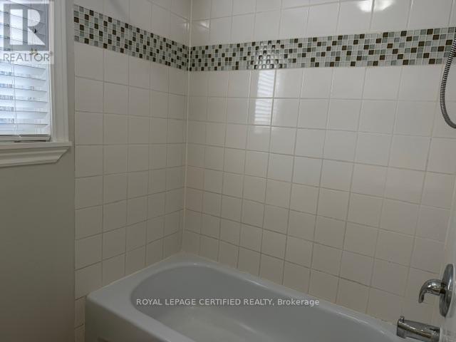 ( Upper ) - 15 Glendale Avenue, Brampton (Brampton West), Ontario  L6X 1X2 - Photo 21 - W12774974