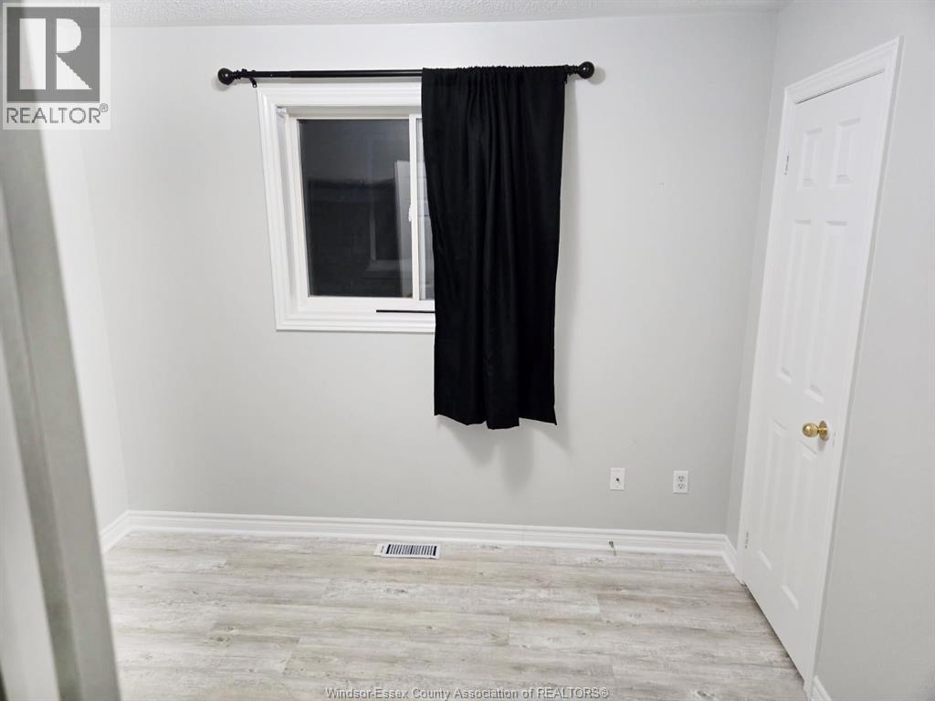 201 Hanmer, Barrie, Ontario  L4M 6W7 - Photo 13 - 26002899