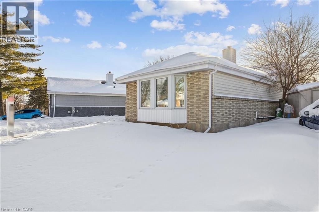 11 Macteith Court, Cambridge, Ontario  N1R 8J1 - Photo 2 - 40803956