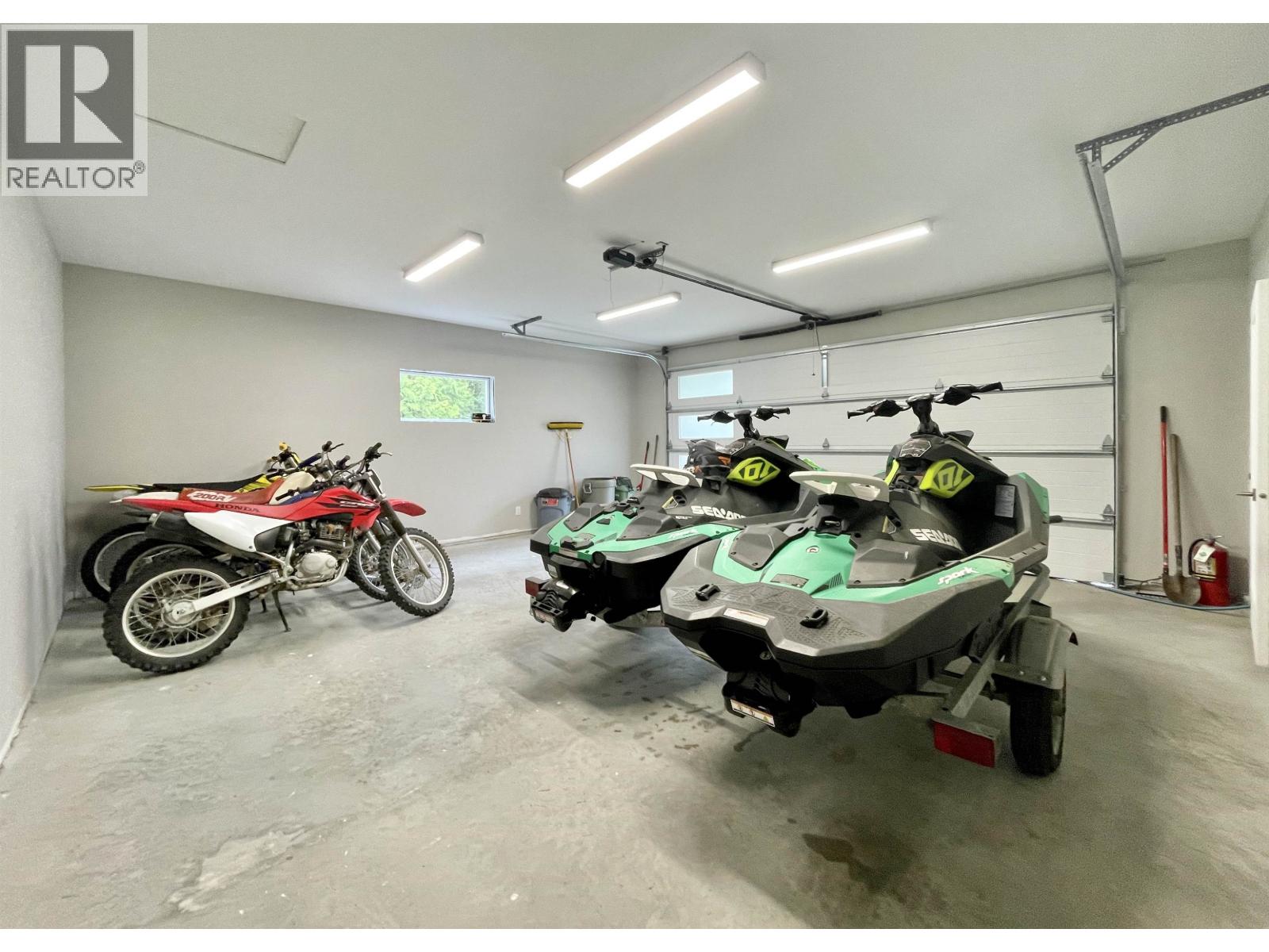 2061 Twin Creeks Road, Langdale, British Columbia  V0N 1V6 - Photo 15 - R3088370