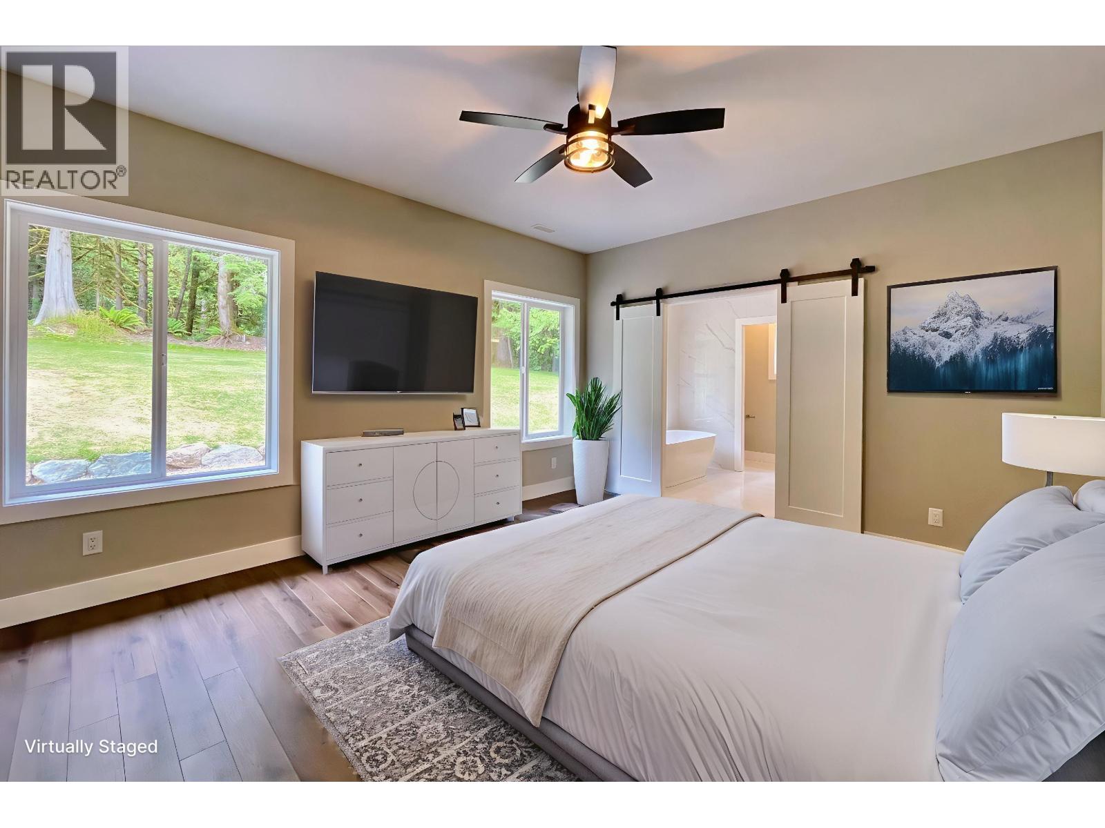 2061 Twin Creeks Road, Langdale, British Columbia  V0N 1V6 - Photo 8 - R3088370