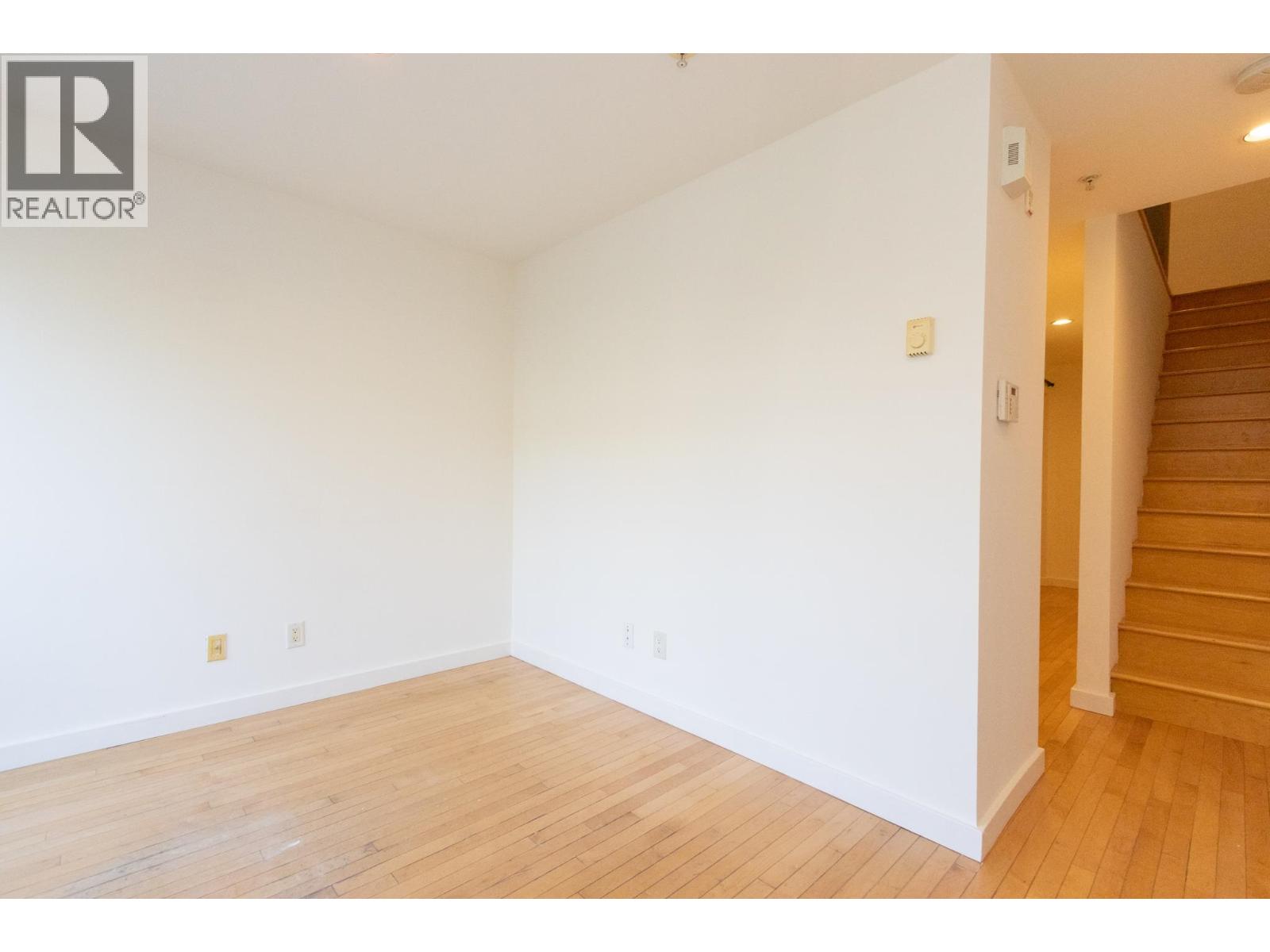 682 W 16th Avenue, Vancouver, British Columbia  V5Z 1S6 - Photo 3 - R3088388