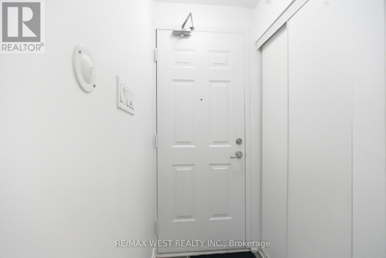 254 - 19 Coneflower Crescent, Toronto, Ontario  M2R 0B5 - Photo 4 - C12775012