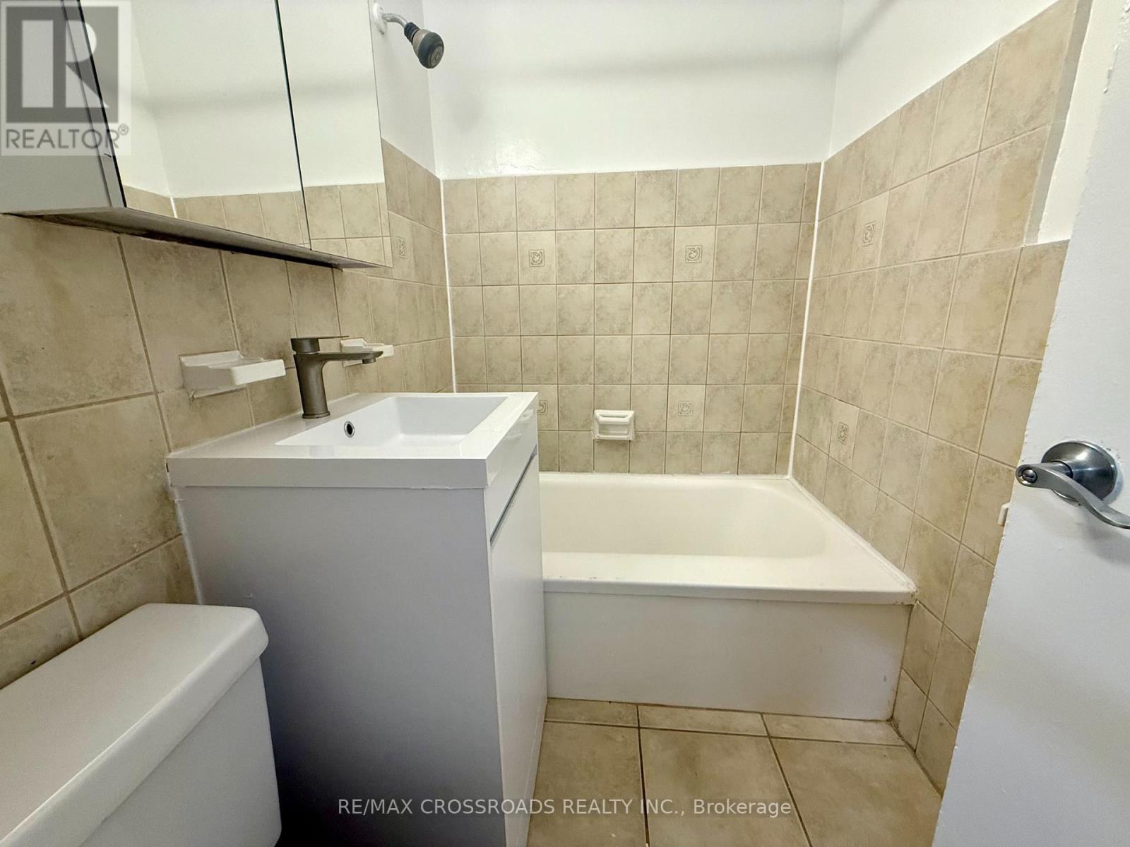 B3 - 2770 Yonge Street, Toronto, Ontario  M4N 2J3 - Photo 5 - C12775054