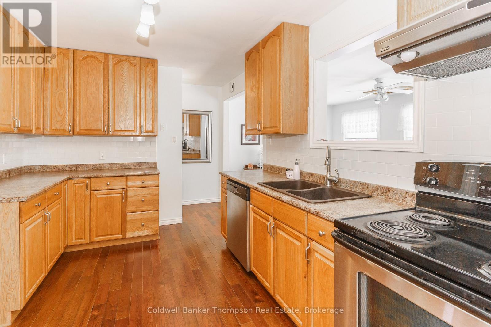 234 Yonge Street, Burk's Falls, Ontario  P0A 1C0 - Photo 16 - X12078423