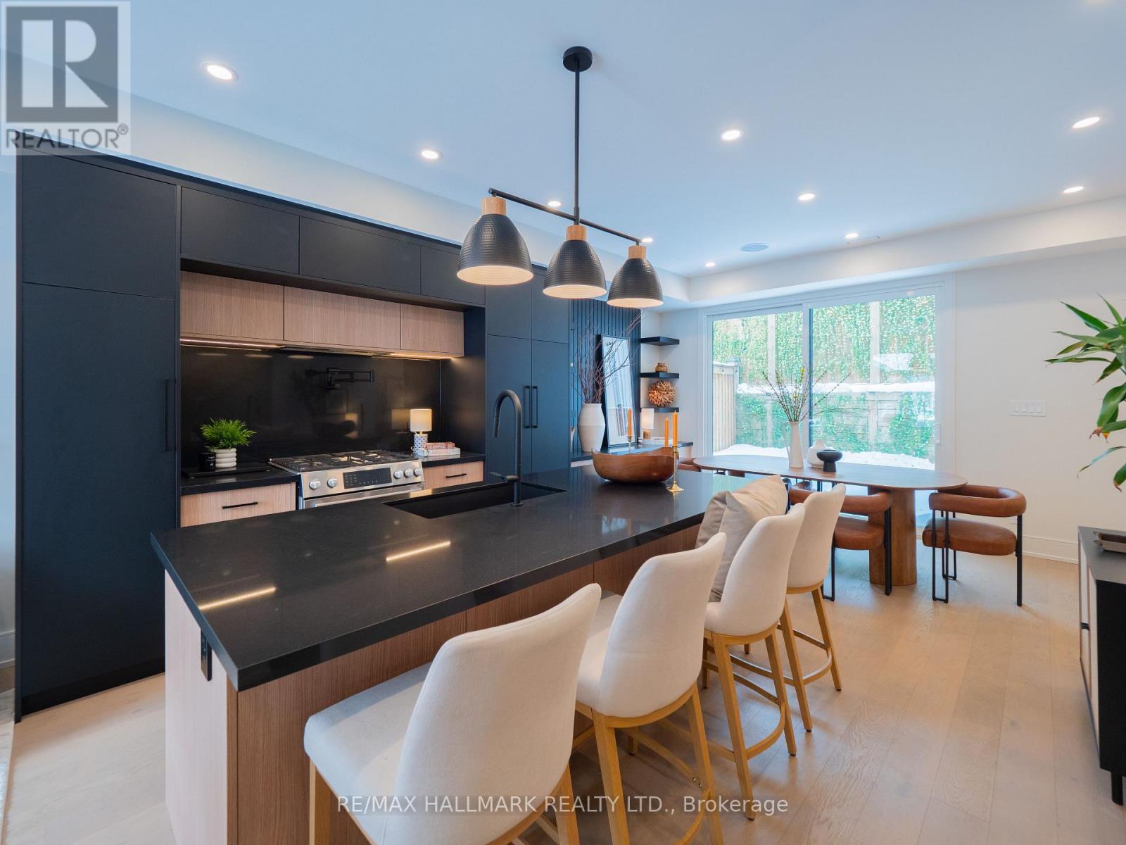 24 Harriet Street, Toronto, Ontario  M4L 2E9 - Photo 11 - E12775082