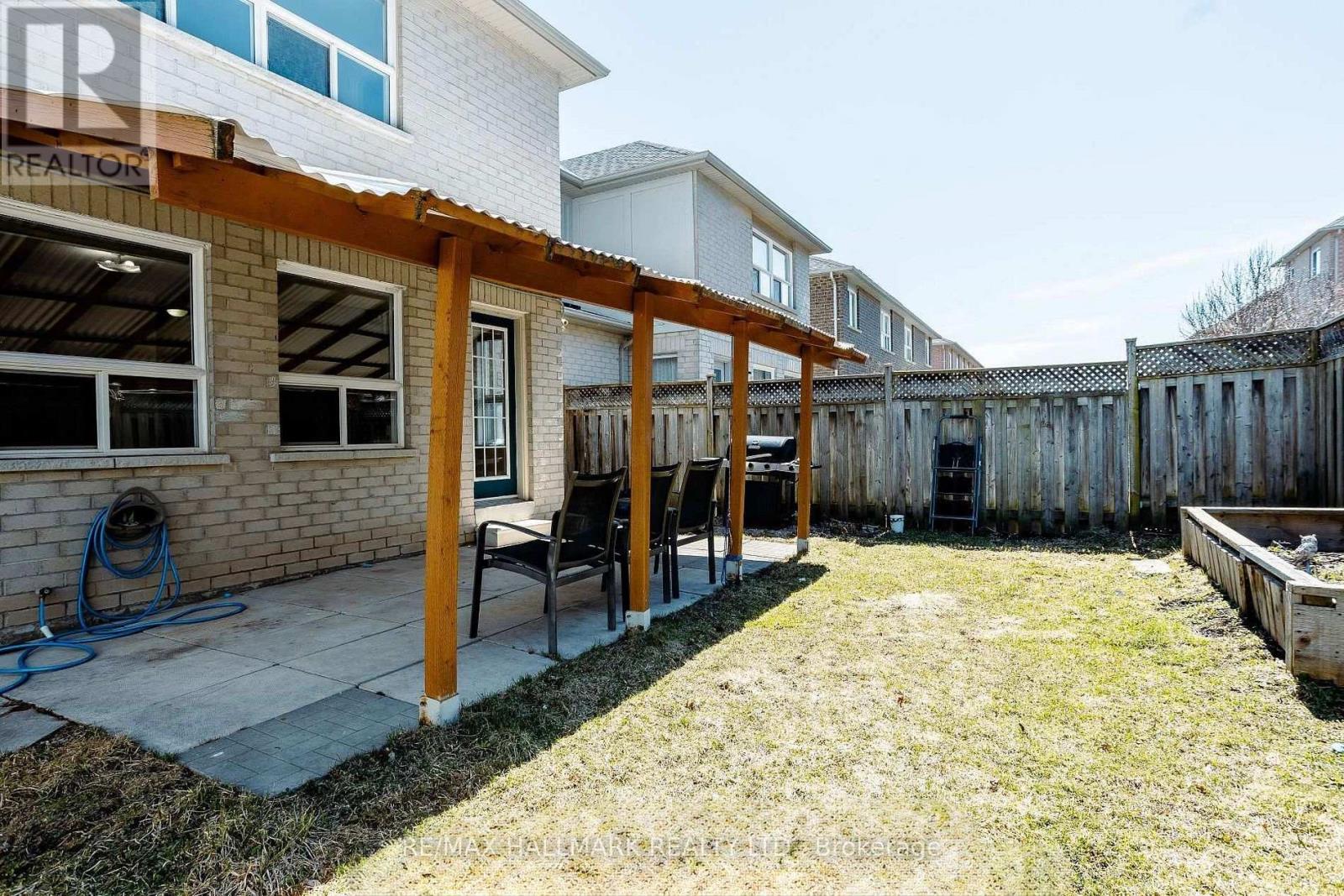 384 Flagstone Way, Newmarket, Ontario  L3X 2R3 - Photo 13 - N12774174