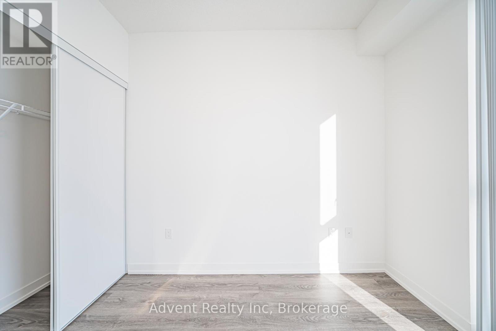 5512 - 8 Interchange Way, Vaughan, Ontario  L4K 0R2 - Photo 11 - N12775020