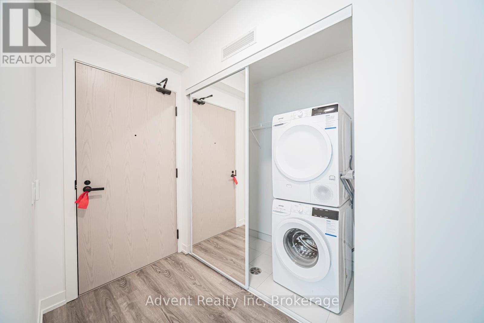 5512 - 8 Interchange Way, Vaughan, Ontario  L4K 0R2 - Photo 17 - N12775020