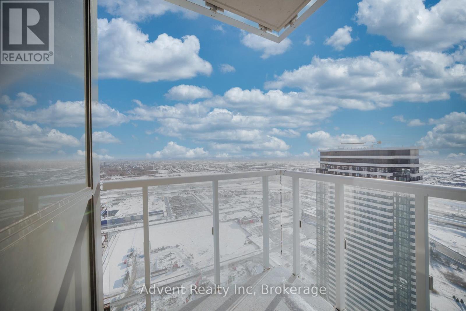 5512 - 8 Interchange Way, Vaughan, Ontario  L4K 0R2 - Photo 18 - N12775020