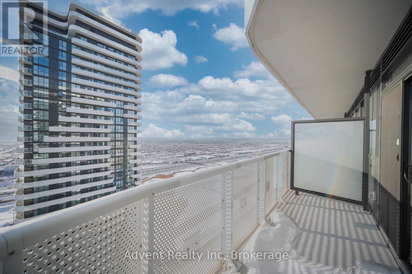 5512 - 8 Interchange Way, Vaughan, Ontario  L4K 0R2 - Photo 19 - N12775020